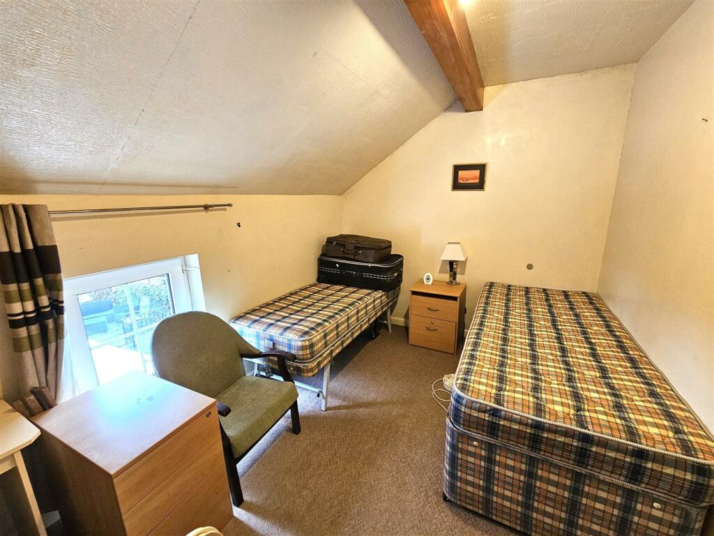 bed 3.jpg