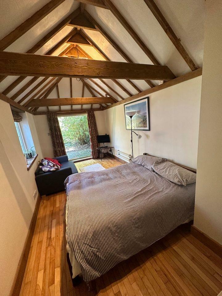 Annexe bed / sitting room