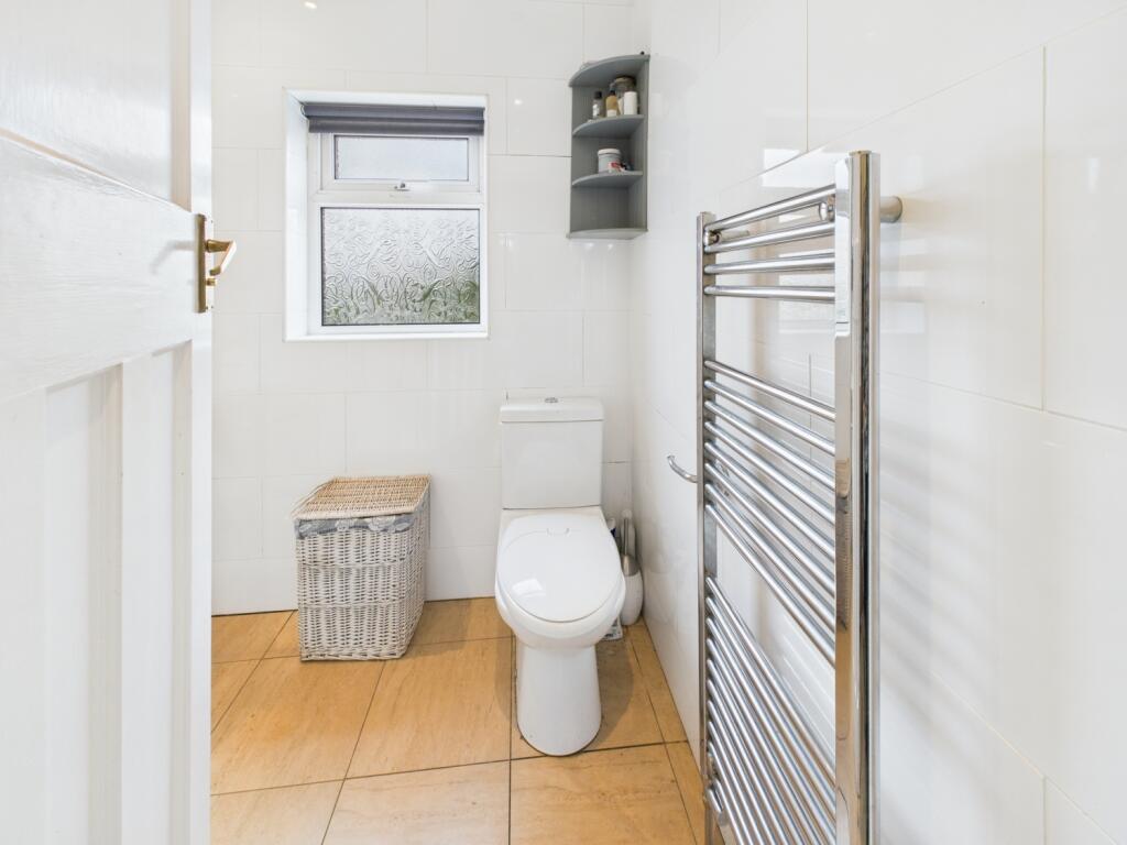 CAM04233G0-PR0035-STILL009