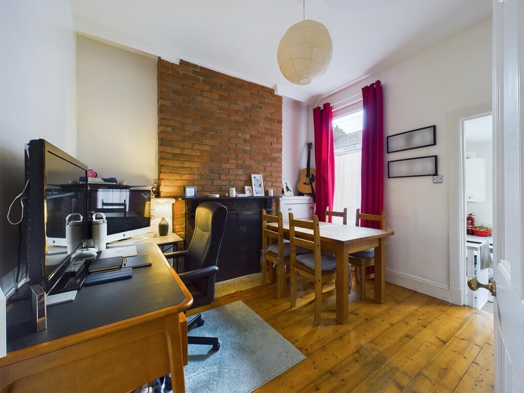 CAM02089G0-PR0393...