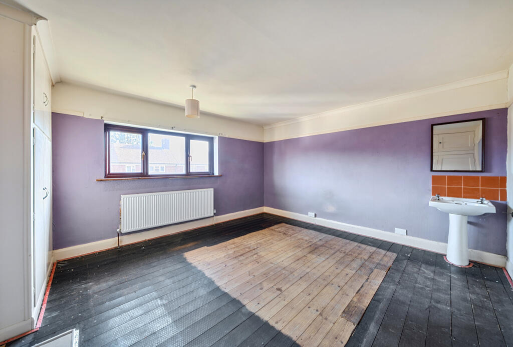 1375695-10-6909d6...