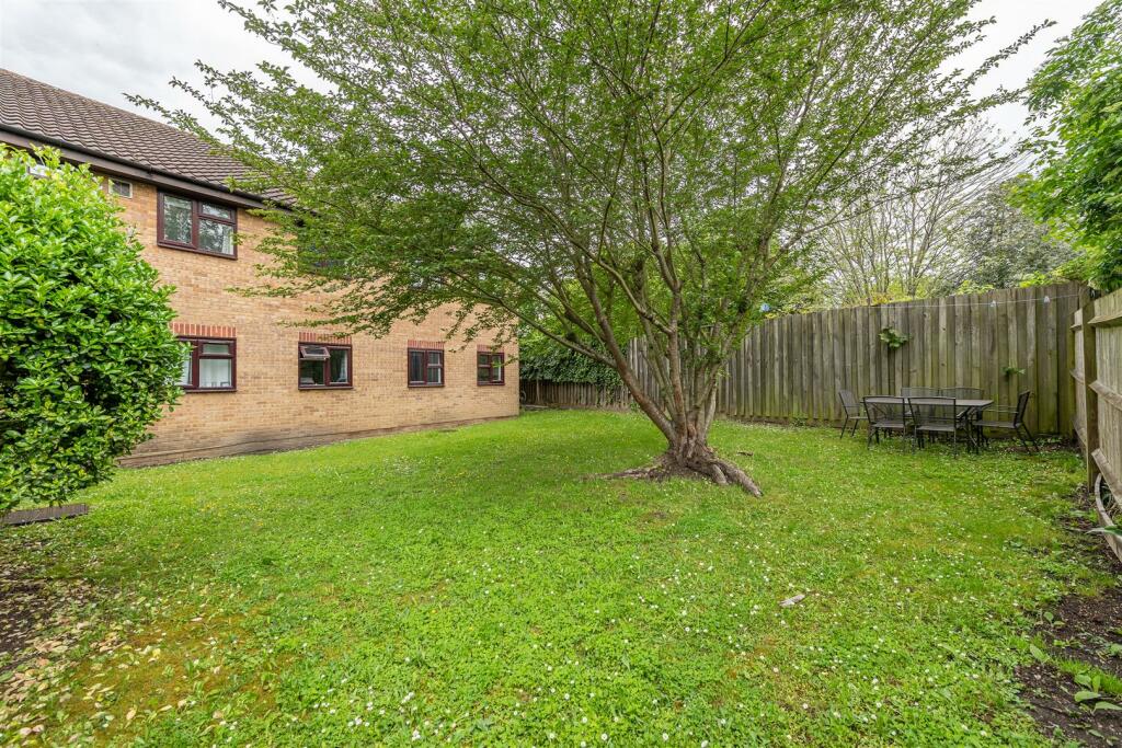 Osprey Close, E11
