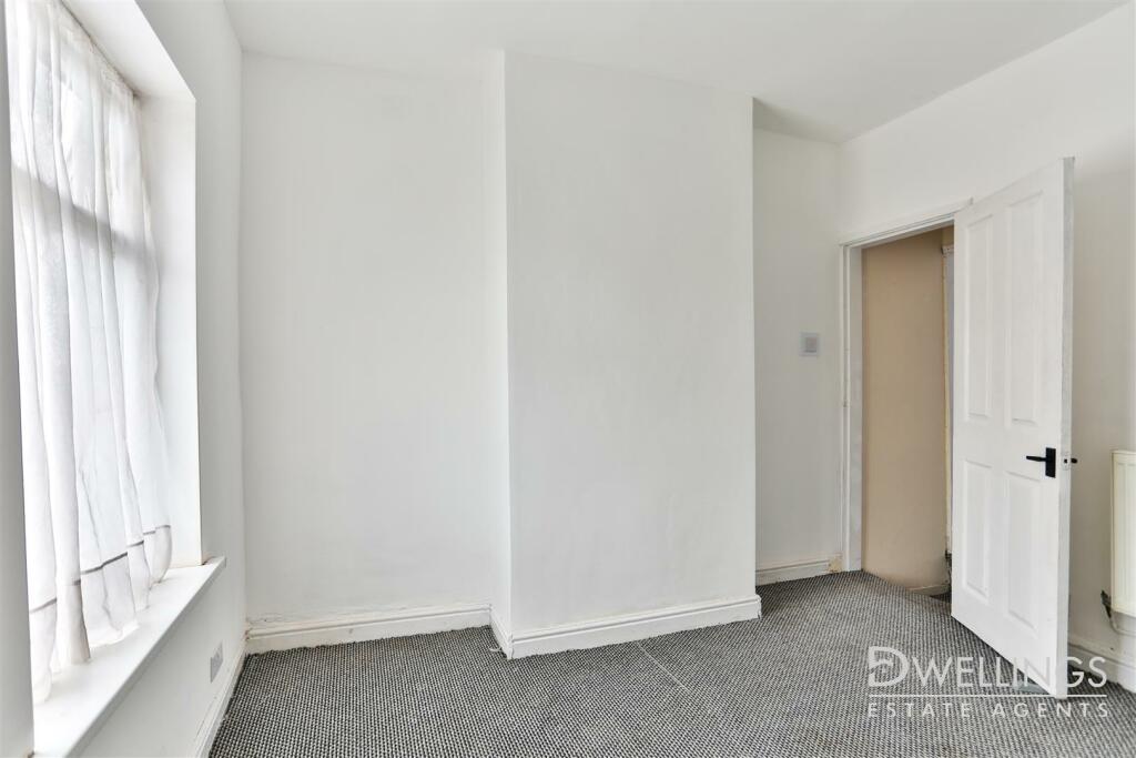 DWELEST- 55, Princess Street, DE14 2NP - 007.jpg