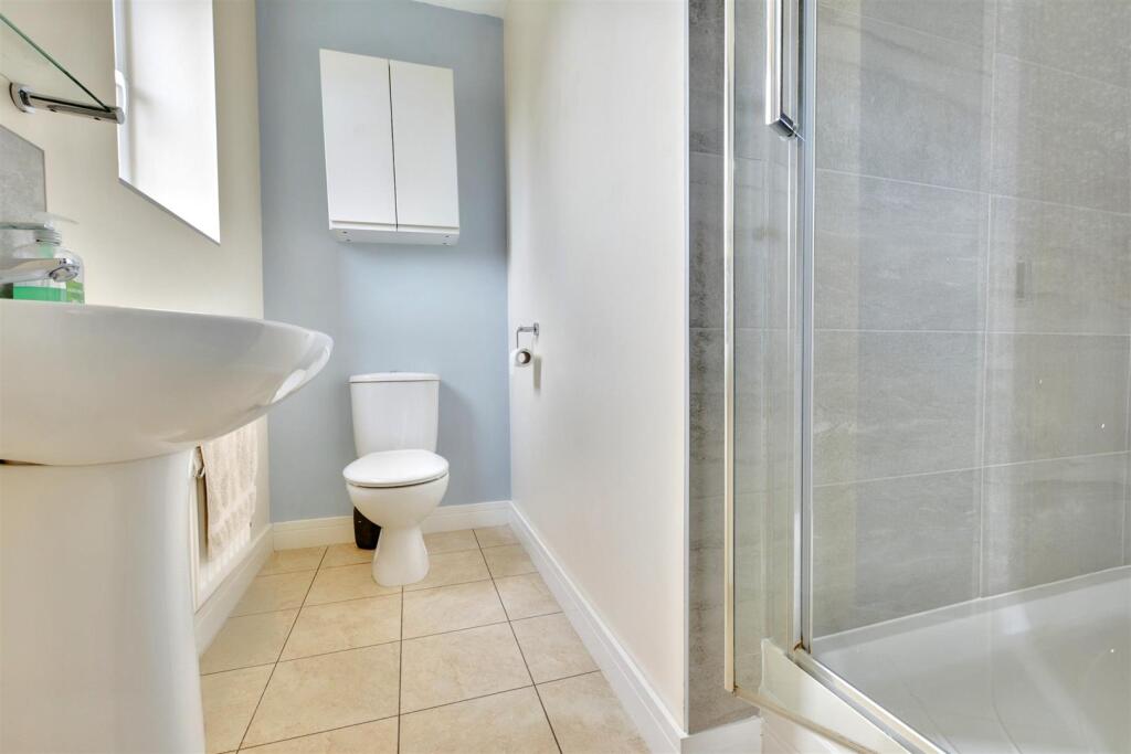 Ensuite.jpeg