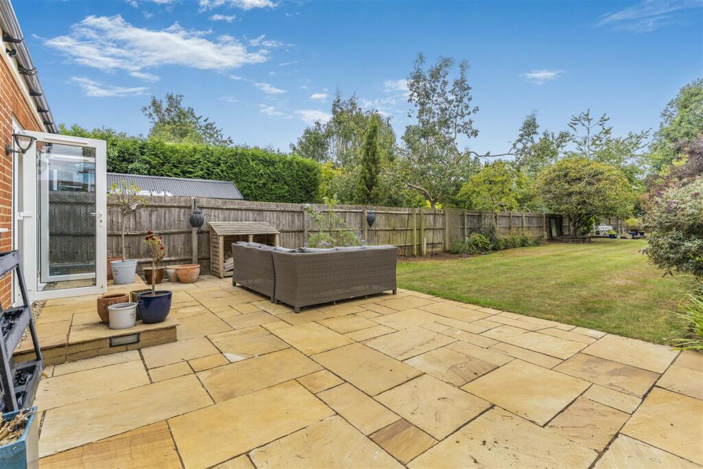 90 Oxford Road, Banbury-20.jpg