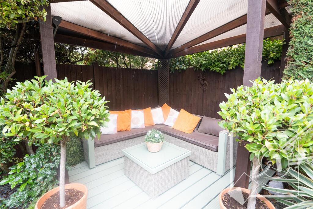 Pergola/Seating Area