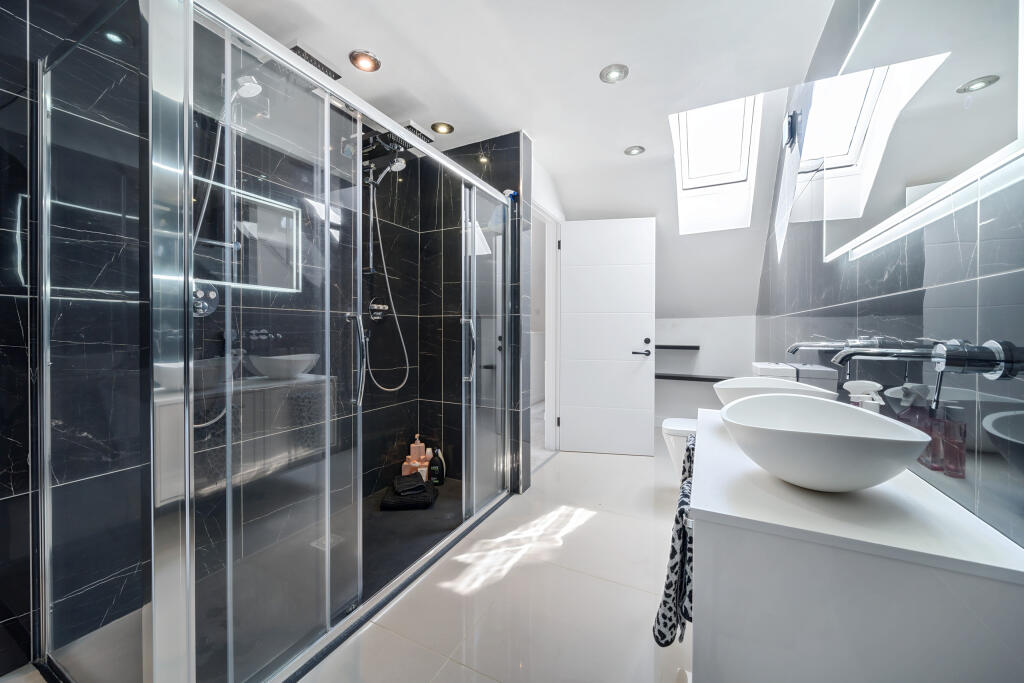 Ensuite shower Room