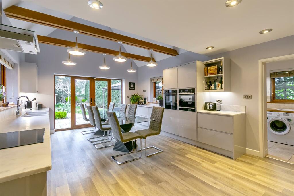 kitchen 1.jpg
