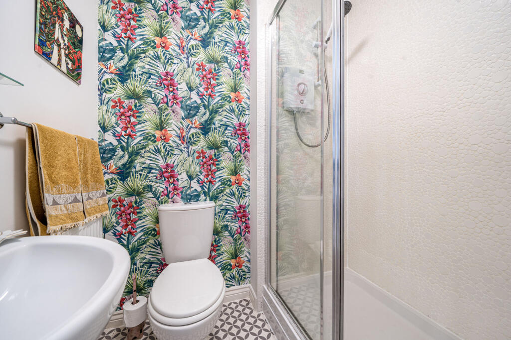 1330992-18-688a3ecf9f6d7