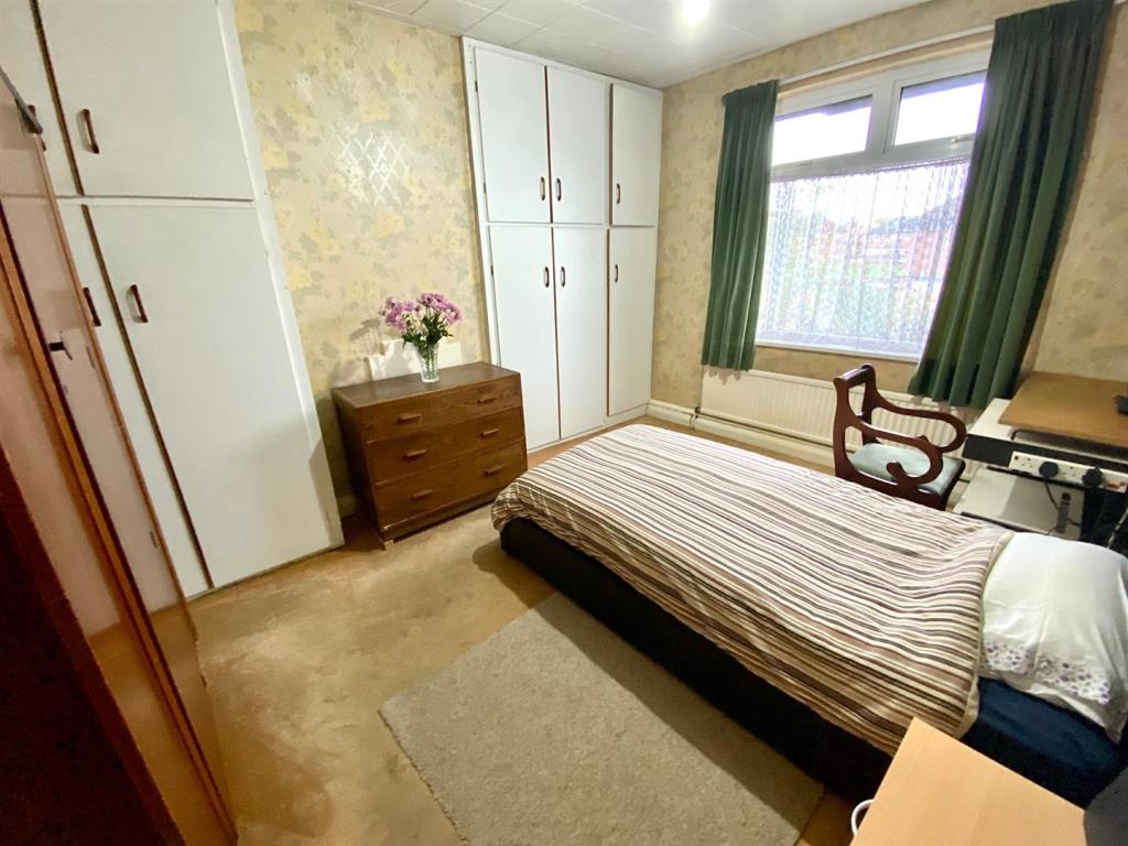kitson hill road bed 1.jpg