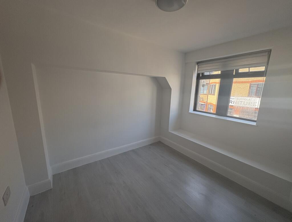 Flat 1a bedroom x.jpeg