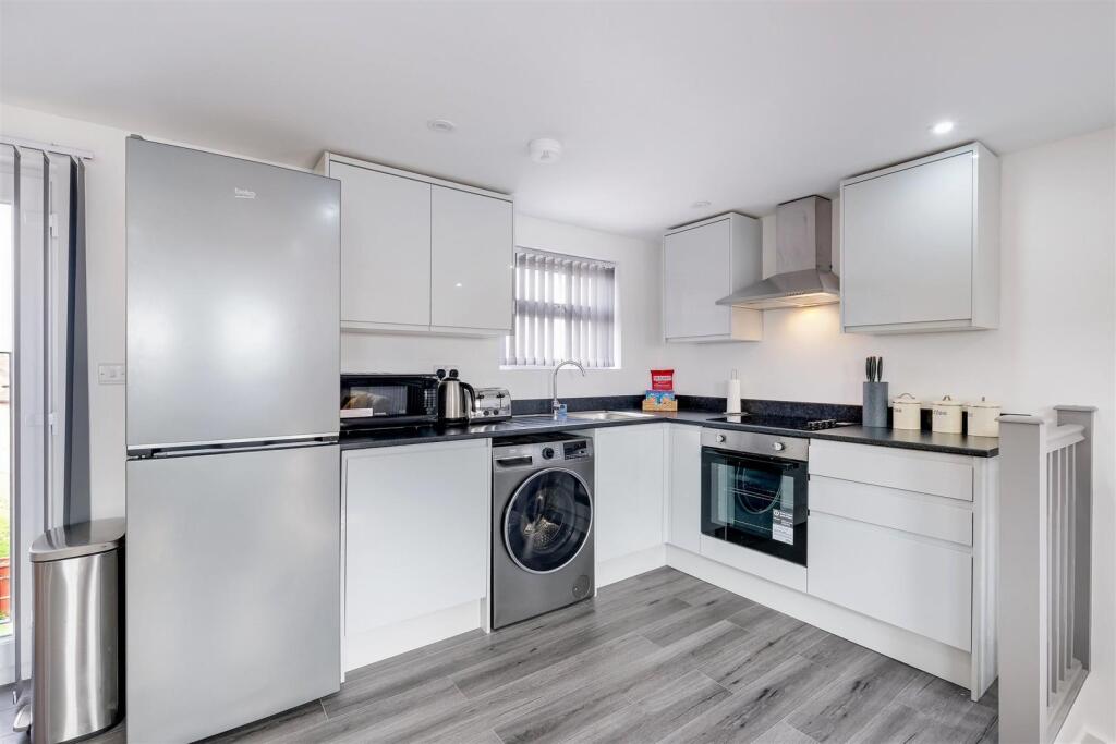 360 TW3 Ellerdine Rd 207-A-13.jpg