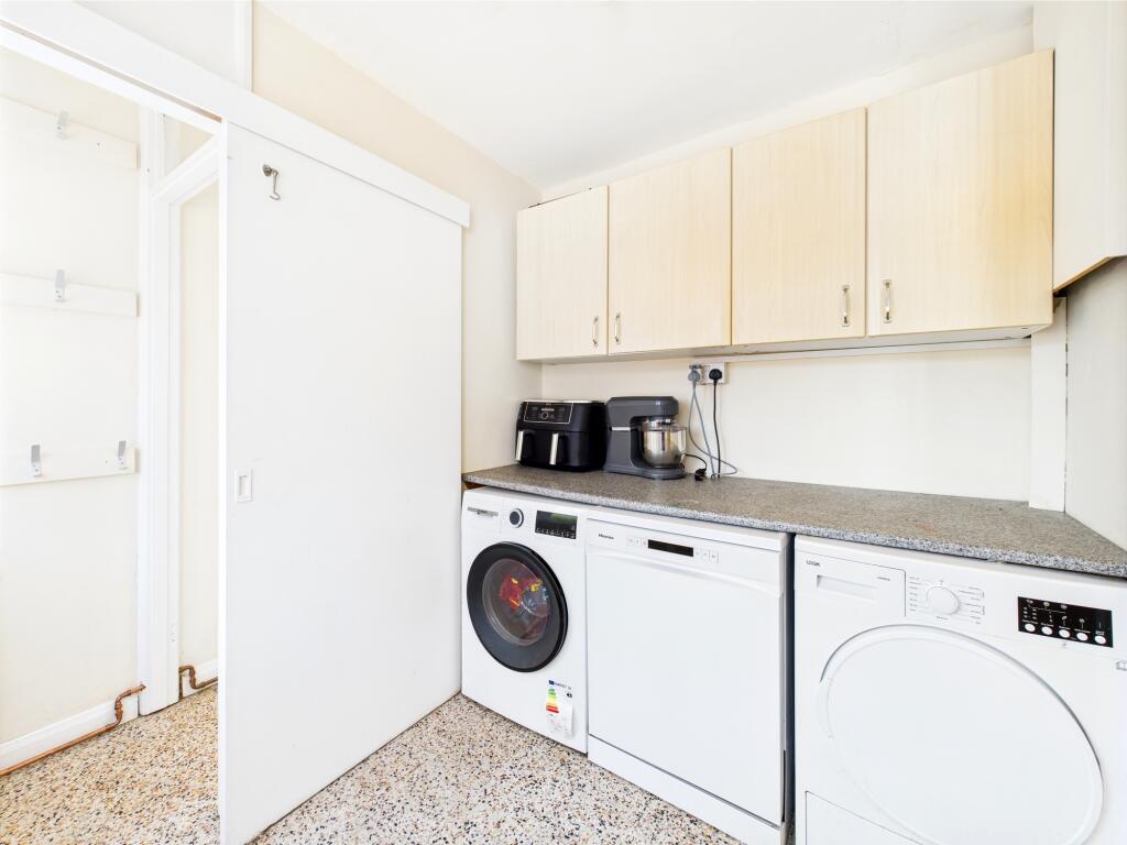 CAM05192G0-PR0059-STILL007