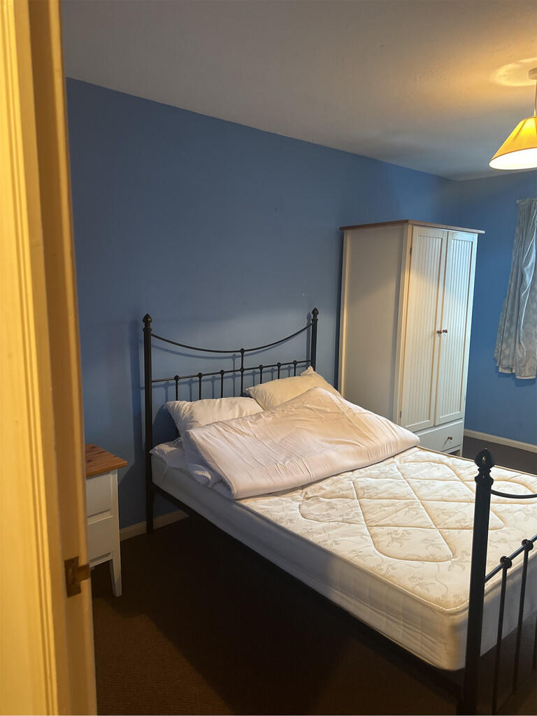 media-16981386704...