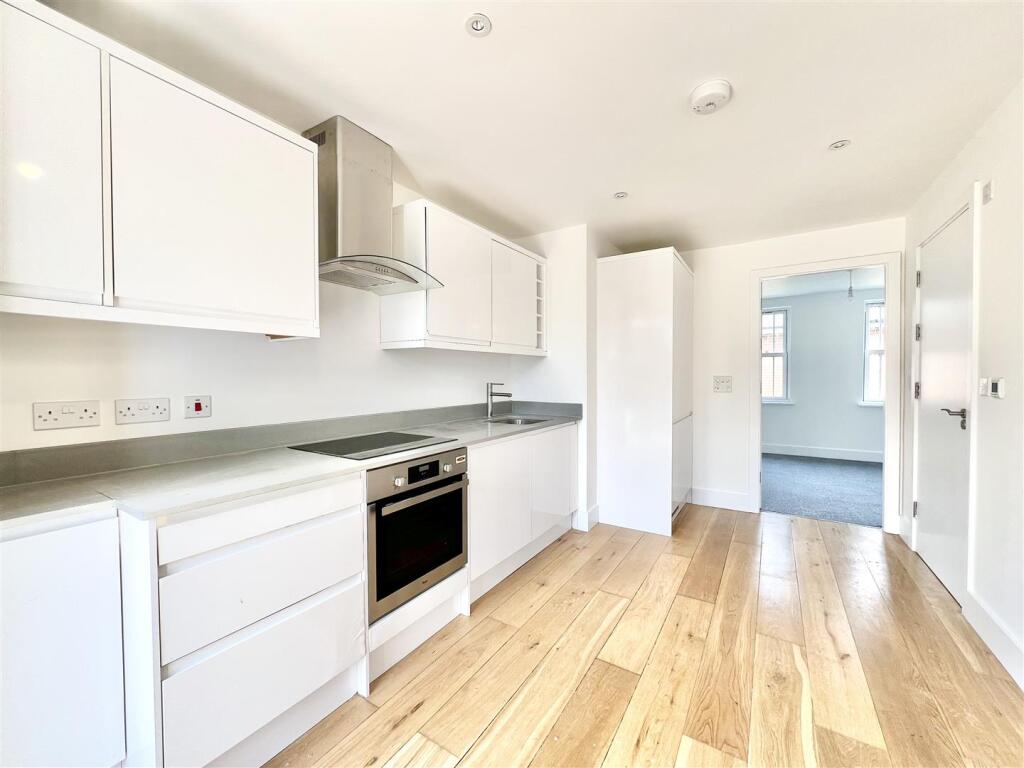 Kitchen Area.jpeg