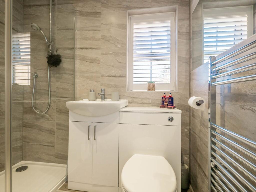 En-suite Shower