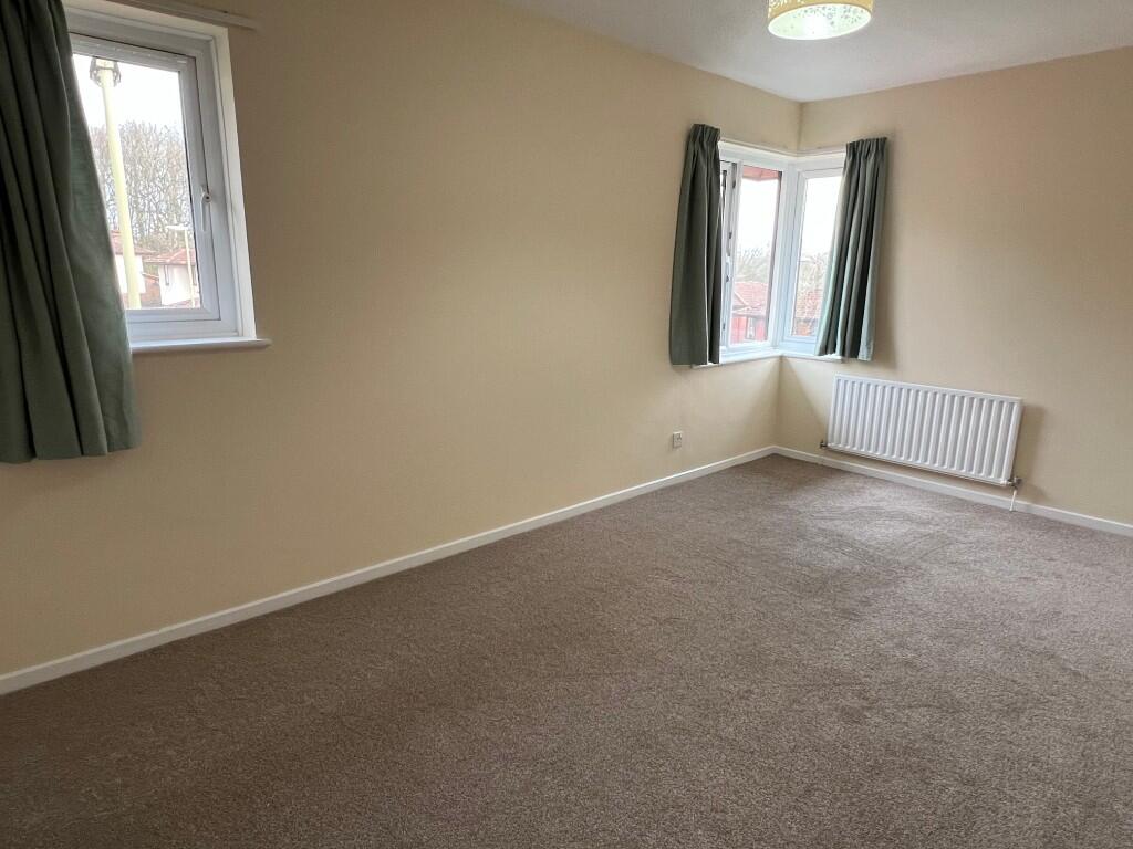 Large double bedroom