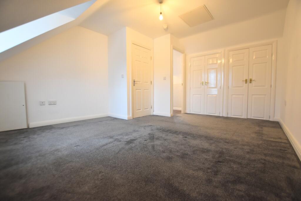 3 Whittington Chase main bedroom