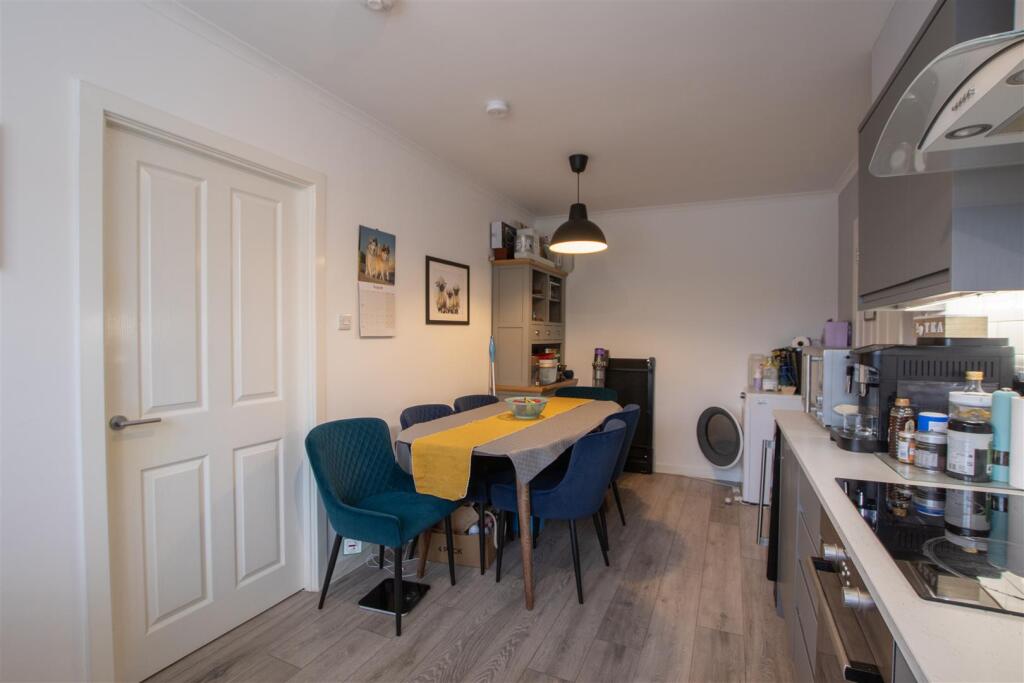 kitchen-3.jpg