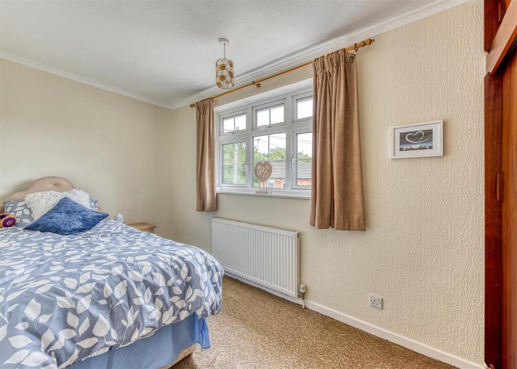 5 Churchward Grove-Bedroom 2.jpg