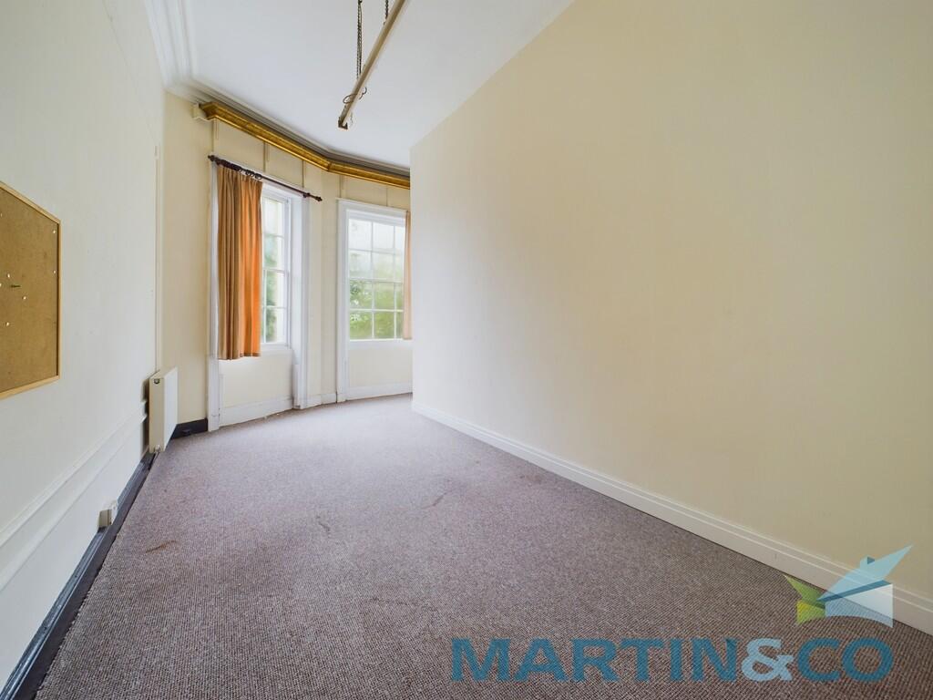 CAM01870G0-PR0155...