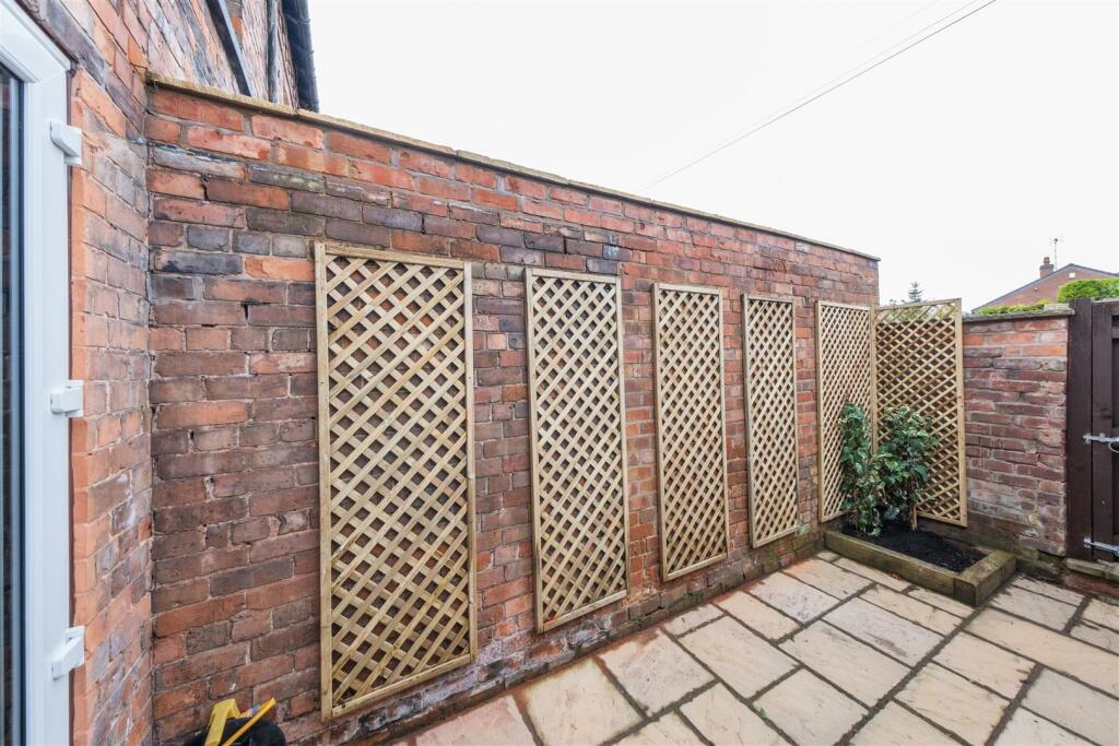 2 Coronation Terrace-034.jpg