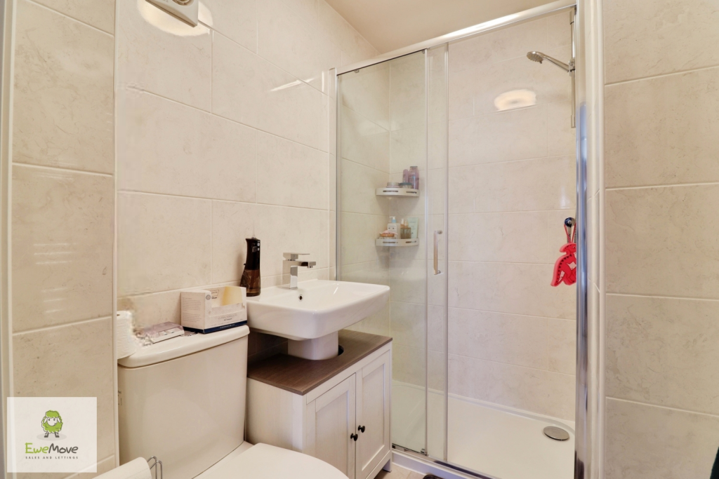 Master Ensuite EweMove Cannock