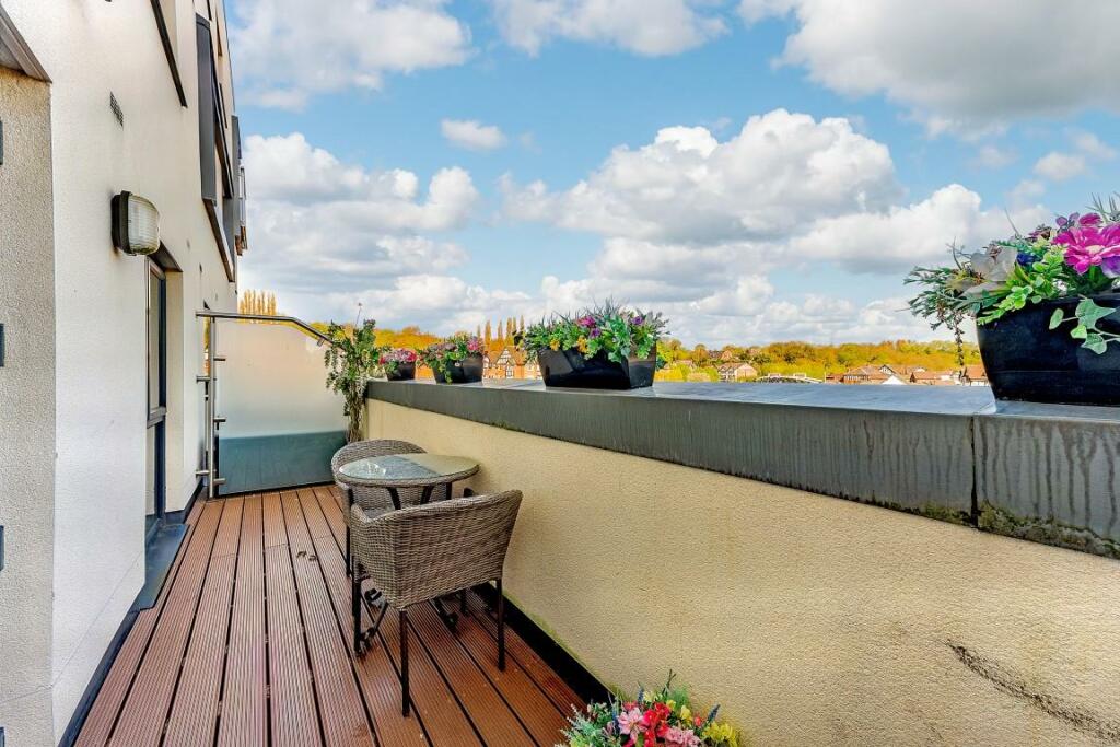 8549357-exterior09 (Medium).JPG