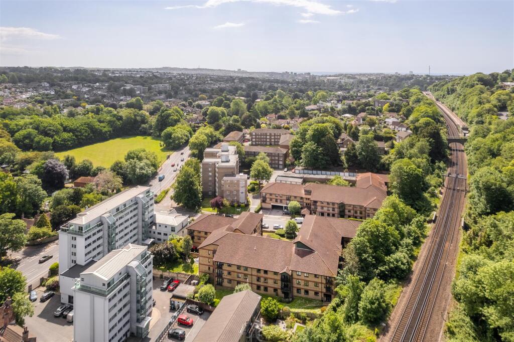 100 Windsor Court-28.jpg