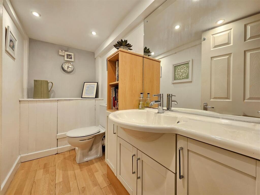 Lower Ground Floor WC