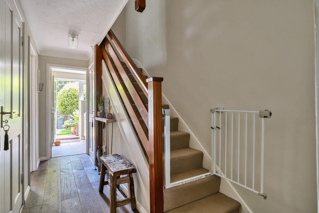 1294561-8-682b318...