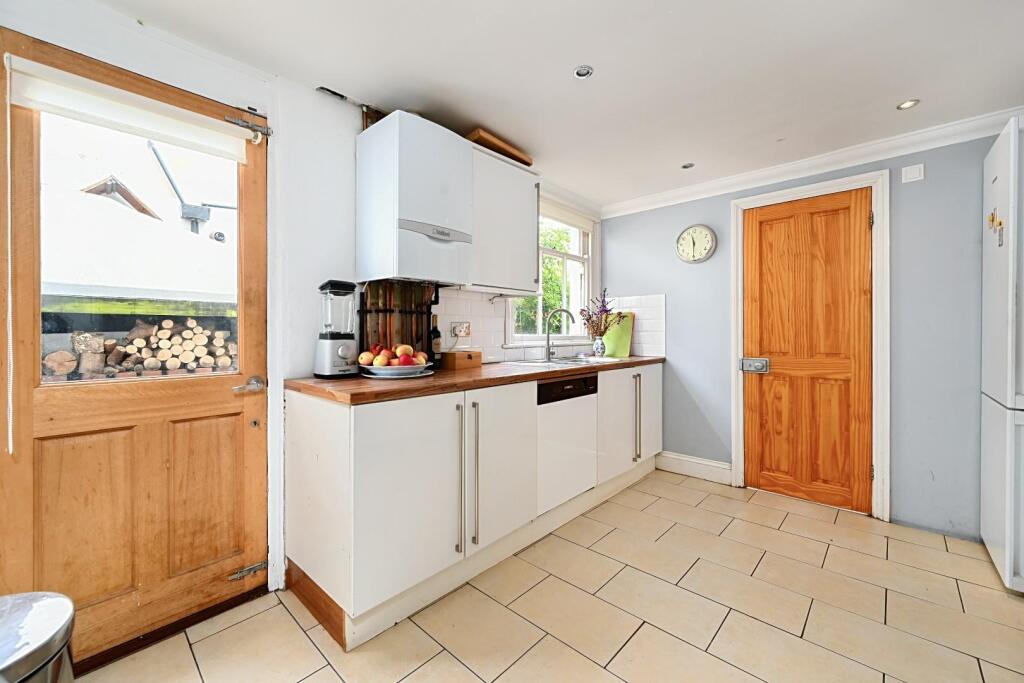 24 Dyke Road Drive, BN1 (23).jpg