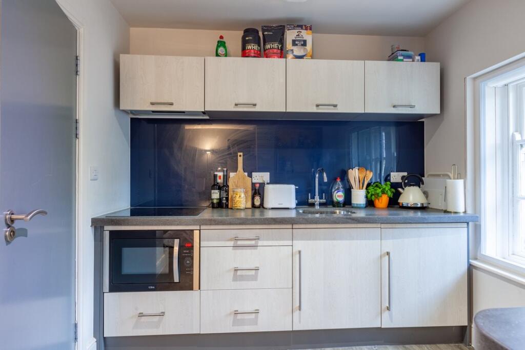 13A9E02F-7F23-451A-9