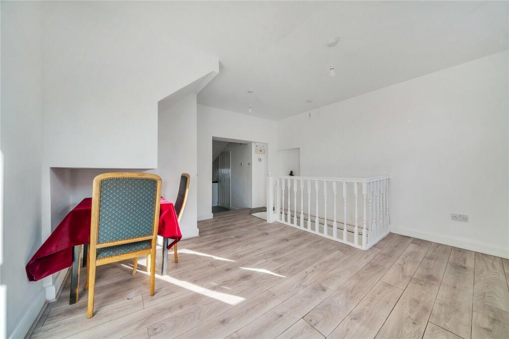 High Road, N17