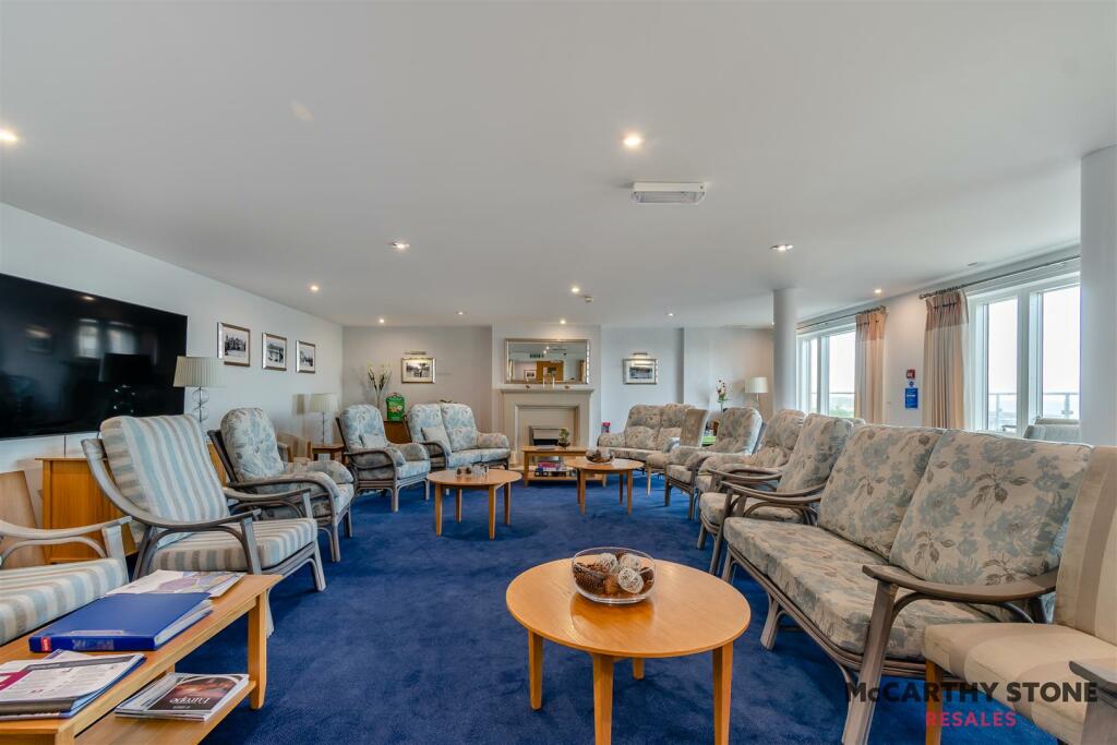 8626184-interior01.jpg