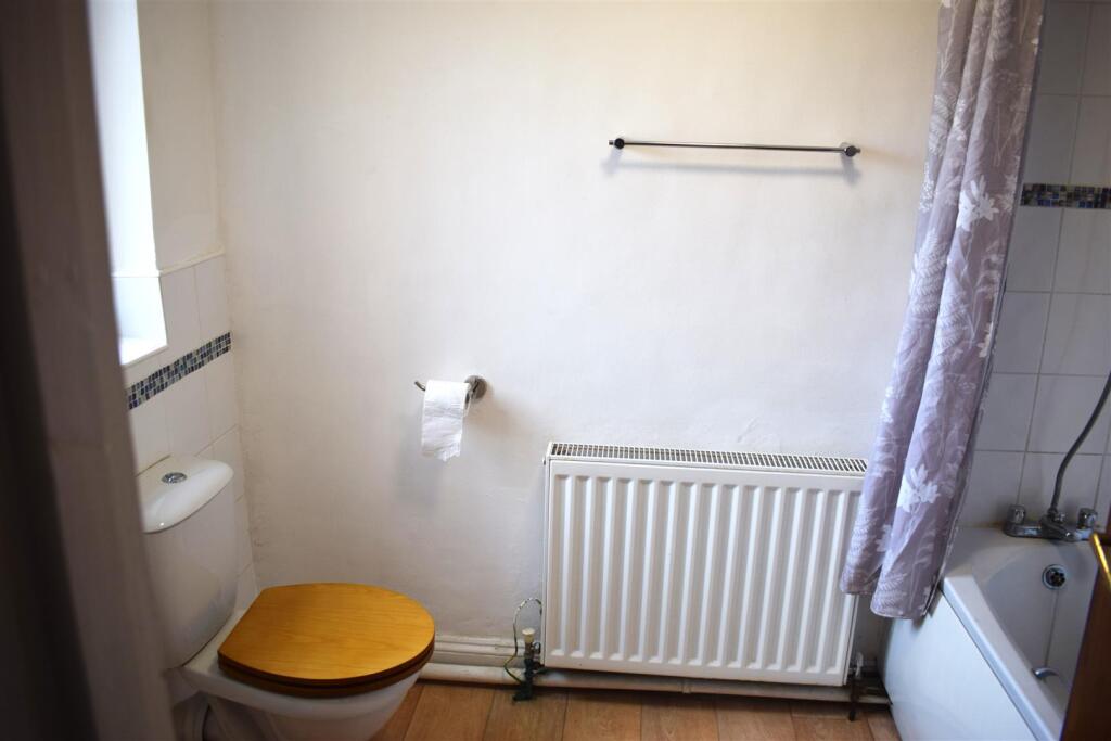 Bathroom.JPG