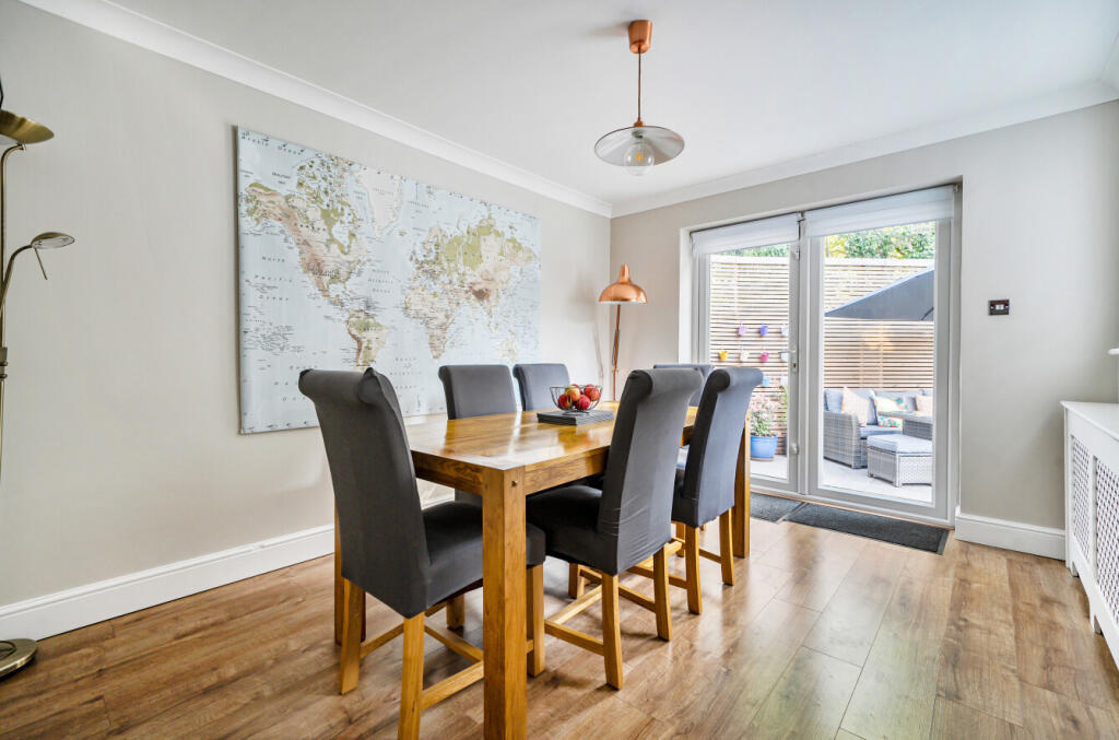 1330986-7-689b237...