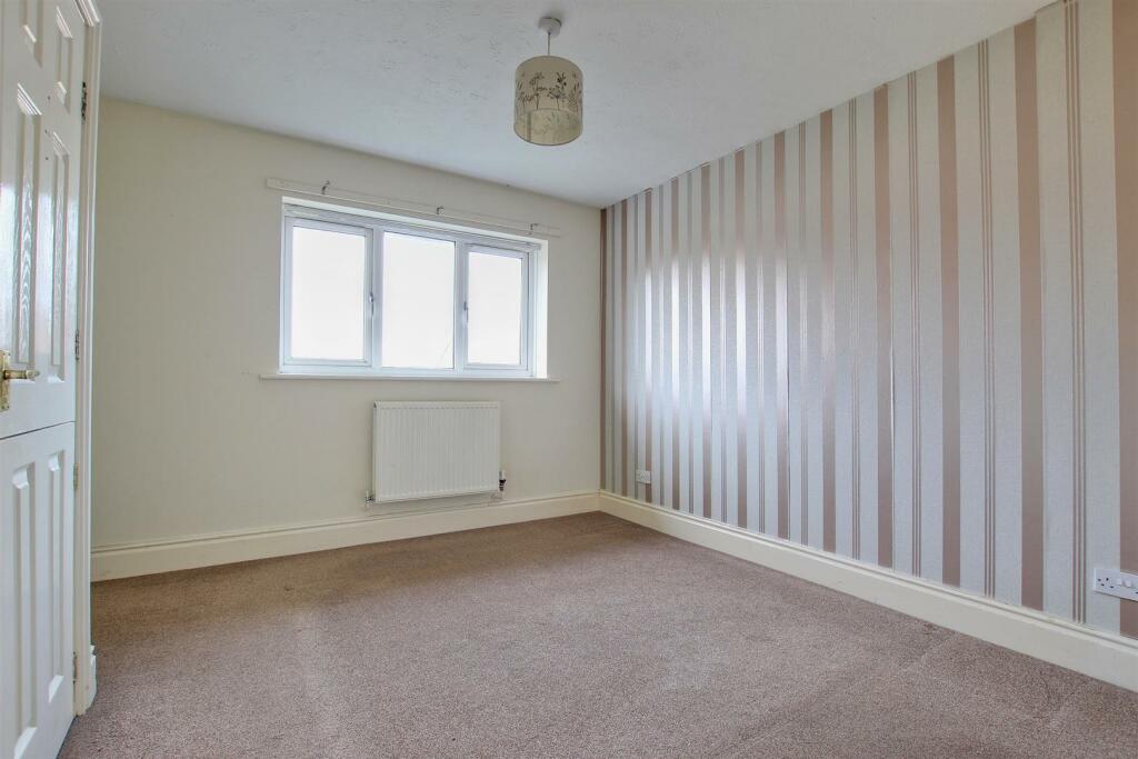 BEDROOM 1 (FRONT)