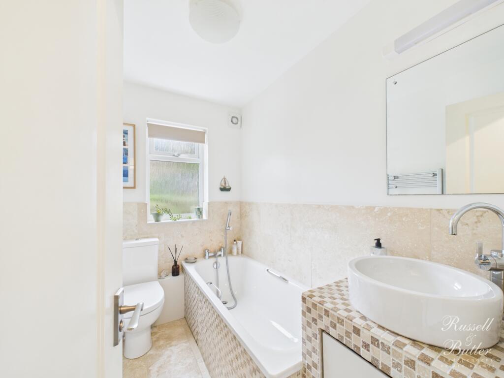 CAM01995G0-PR0346-STILL019