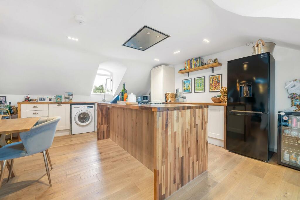 Kitchen (1).jpg
