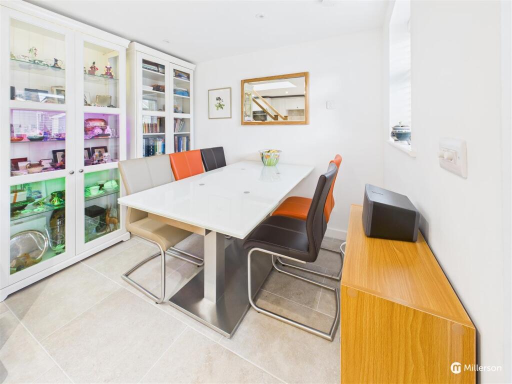 OPEN PLAN KITCHEN DINER