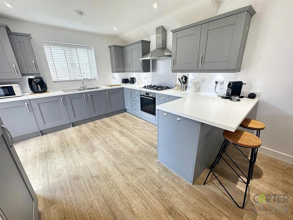 Kitchen/ Snug / Dining Room