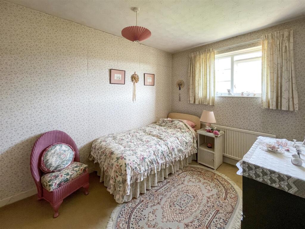 bed 4.JPG
