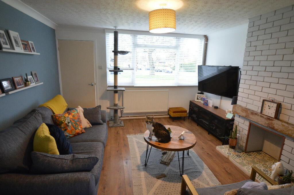 Lounge To Front