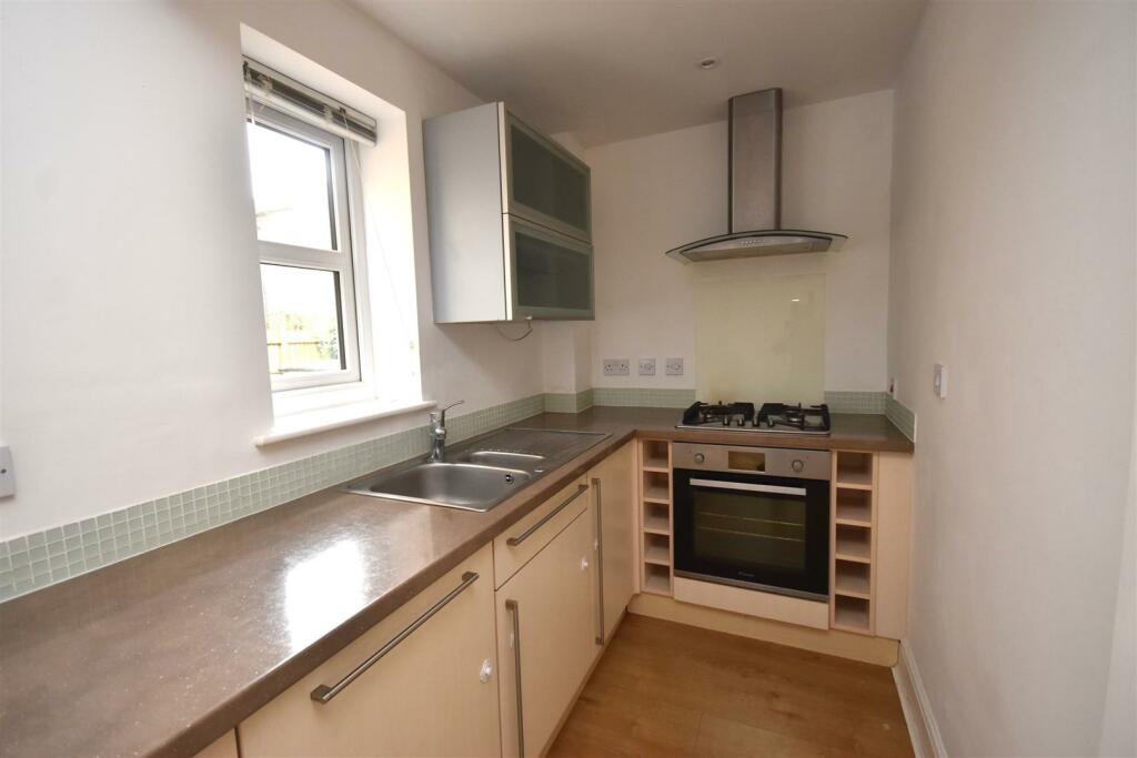 Kitchen 1.jpg
