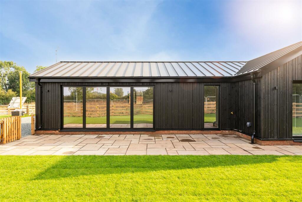 Coton House - by Visually Rich 02869.jpg