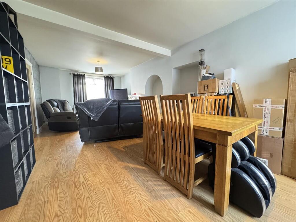 IMG_4912 (Large).JPG