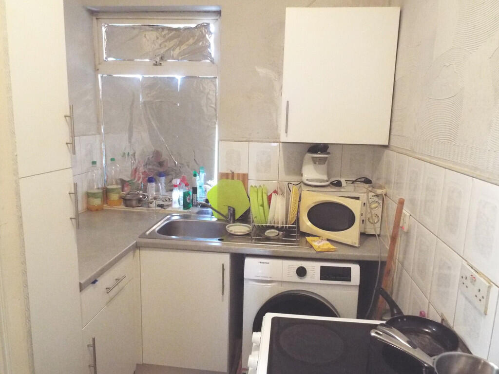 215b Kitchen