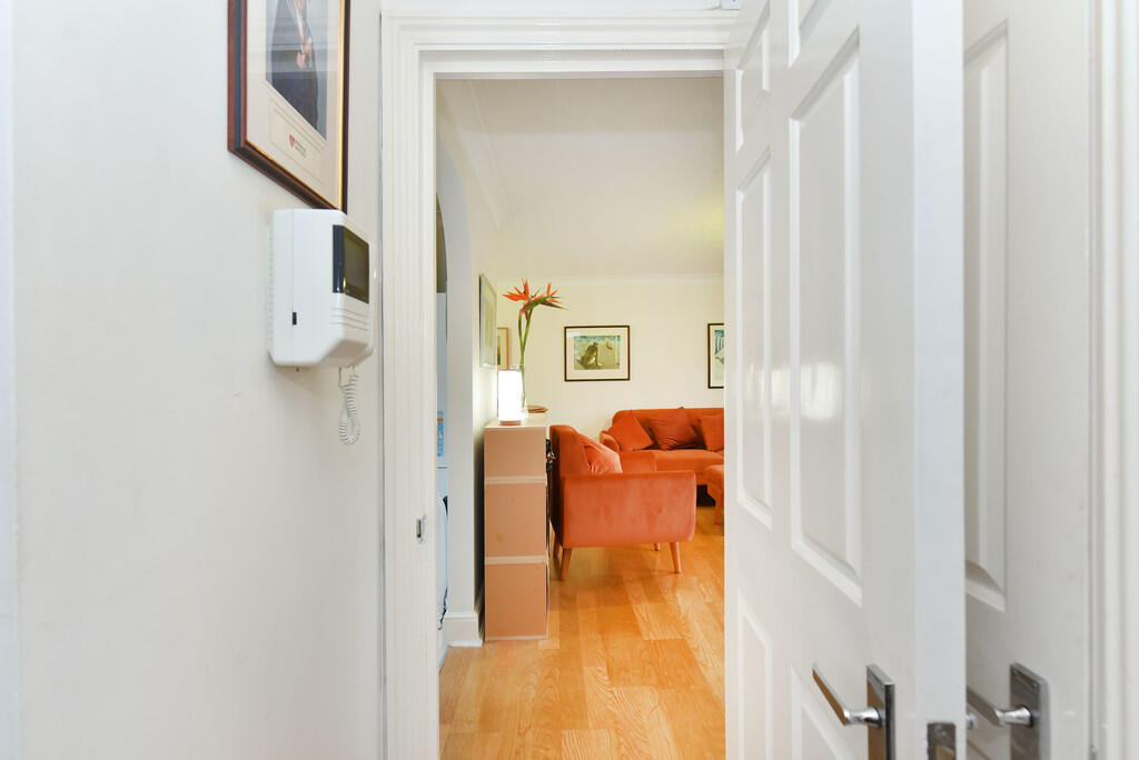 apt 14 Royal Vict...