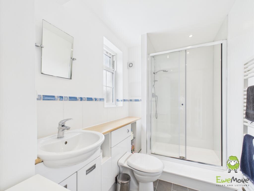 EweMove Basingstoke Estate Agents 17 Gaiger Avenue